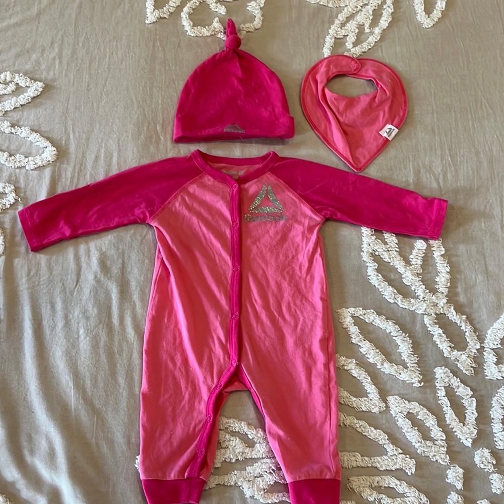 Reebok 3-piece pink infant set size 3-6 months